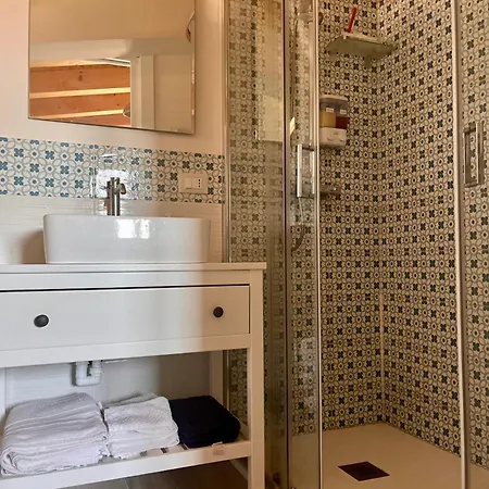 The Blue Window - - 300m From Sea Bed and breakfast Augusta